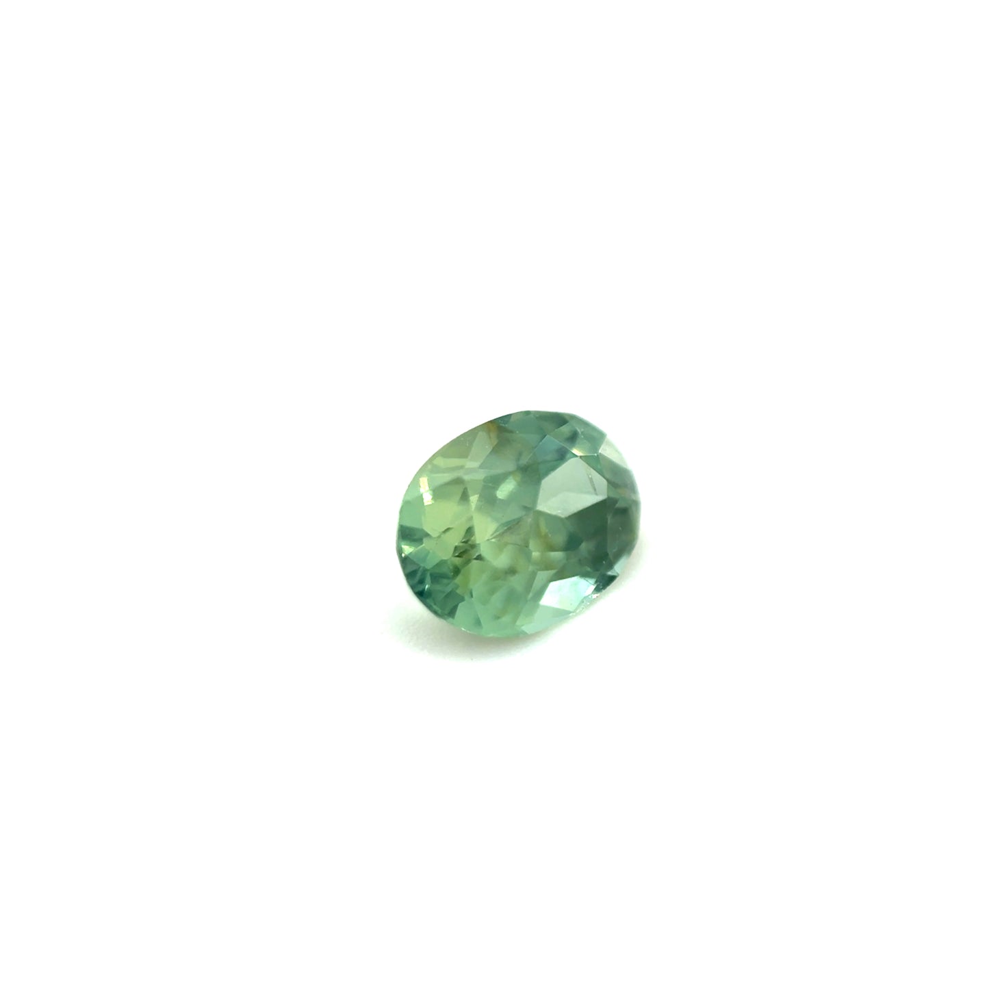 Saphir, Grün, Oval, 0,65 ct.