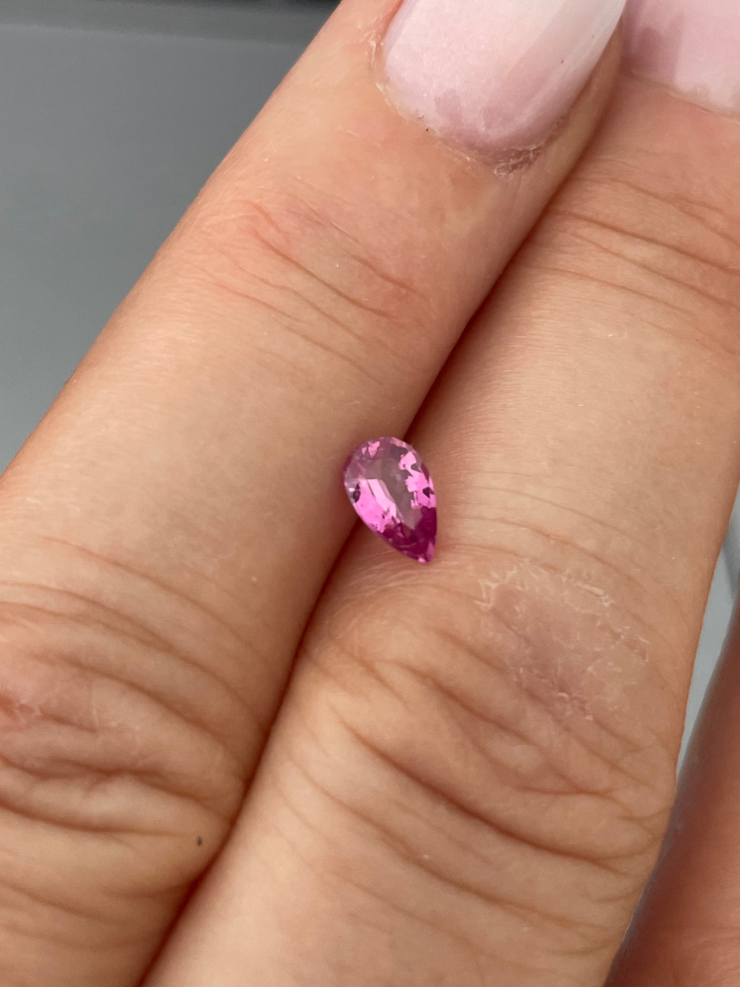 Saphir, Violett, Tropfen, 0,55 ct., 6,5x4,0x2,6 mm