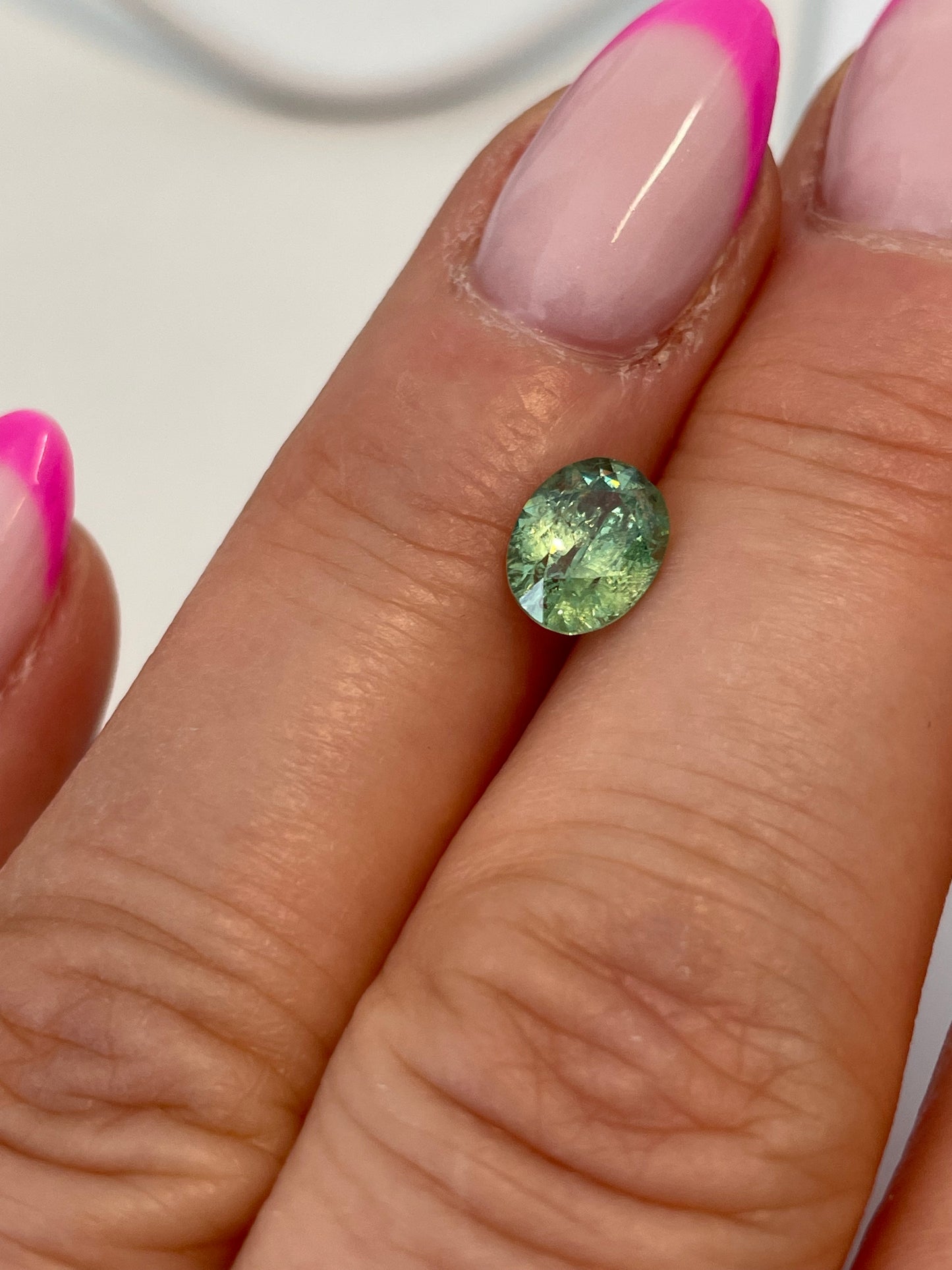 Demantoid, Grün, Oval, 1,39 ct., 7,7x6,0x3,9 mm