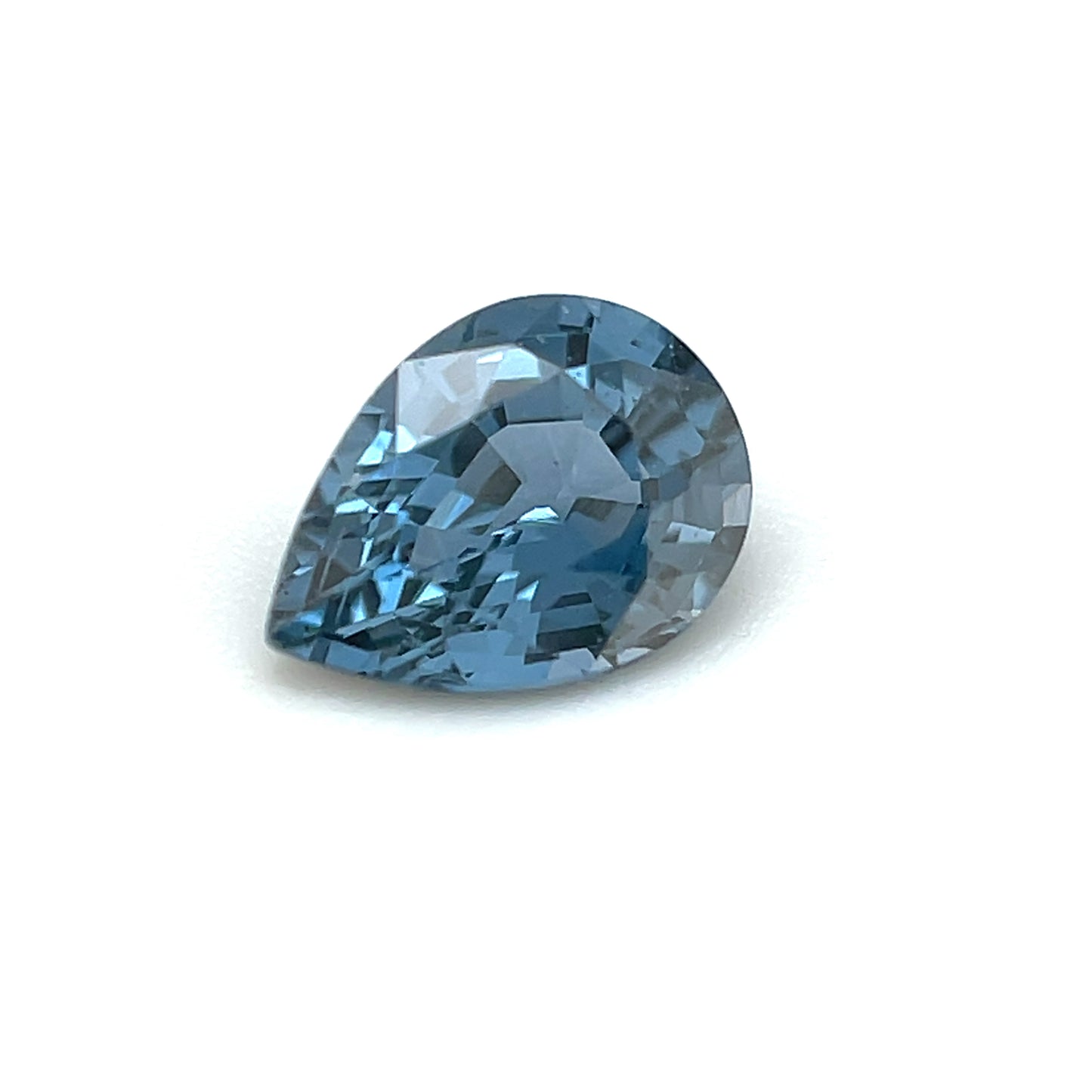 Spinell, Blau, Tropfen, 0,66 ct., 6,5x4,8x3,1 mm