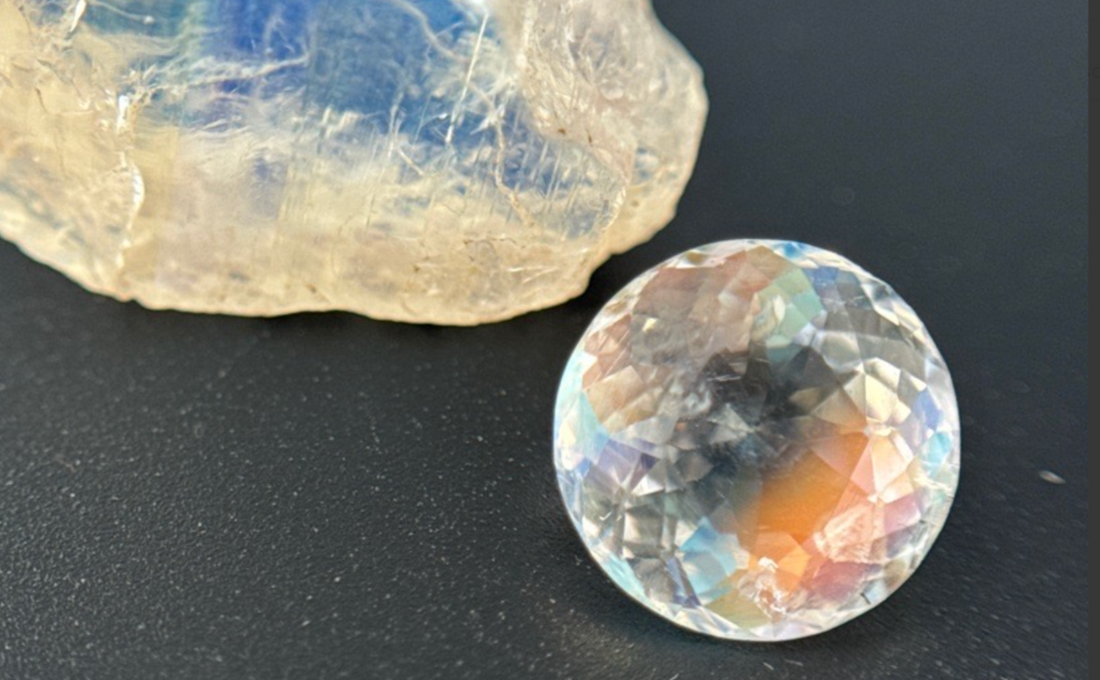 Regenbogen-Mondstein aus Madagaskar – ein neuer Edelstein in der MIADANA Kollektion