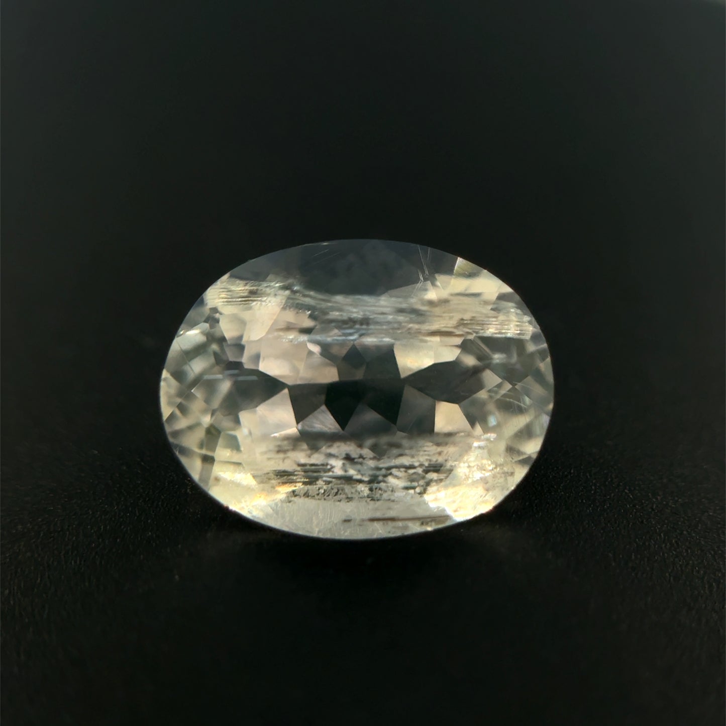 Rainbow Moonstone, Weiß, Oval, 3,98 ct