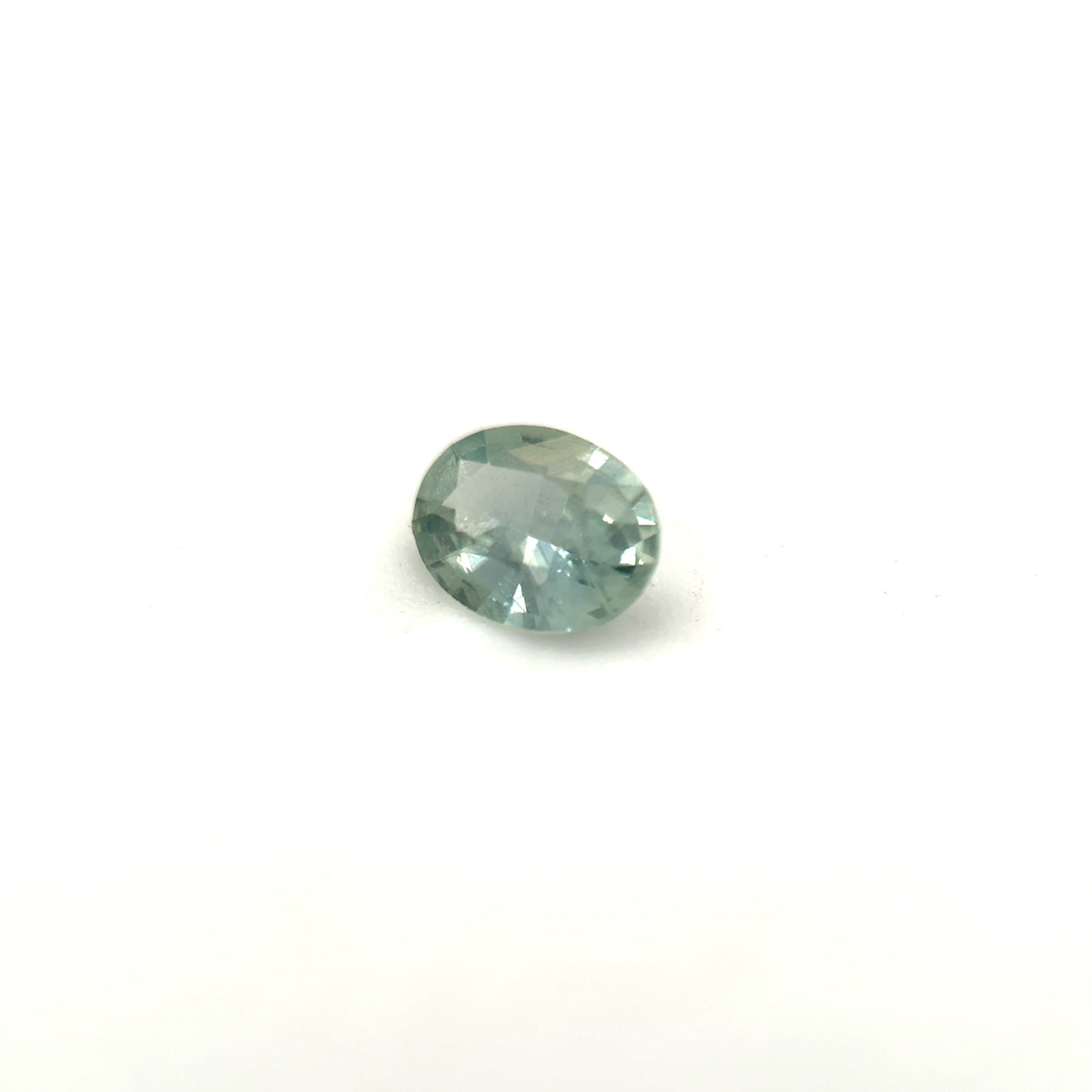 Saphir, Hellgrün-Grau, Oval, 0,19 ct, 4,25x3,28x1,75 mm