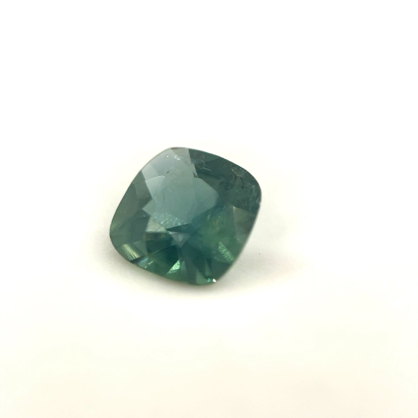 Saphir, Grün, Kissen, 0,39 ct.