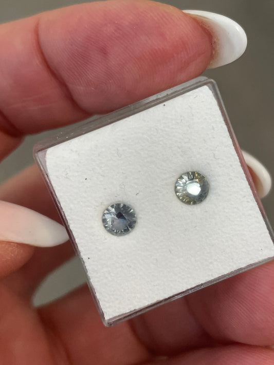 Saphir, Grau, Rund, 0,38 ct., 4,5 mm