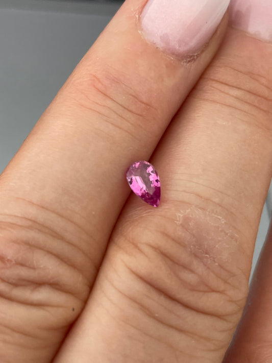 Saphir, Violett, Tropfen, 0,55 ct., 6,5x4,0x2,6 mm
