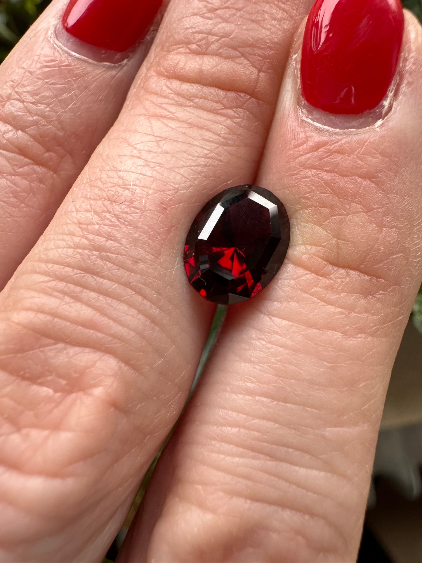 Pyrop, Rot, Oval, 2,76 ct.