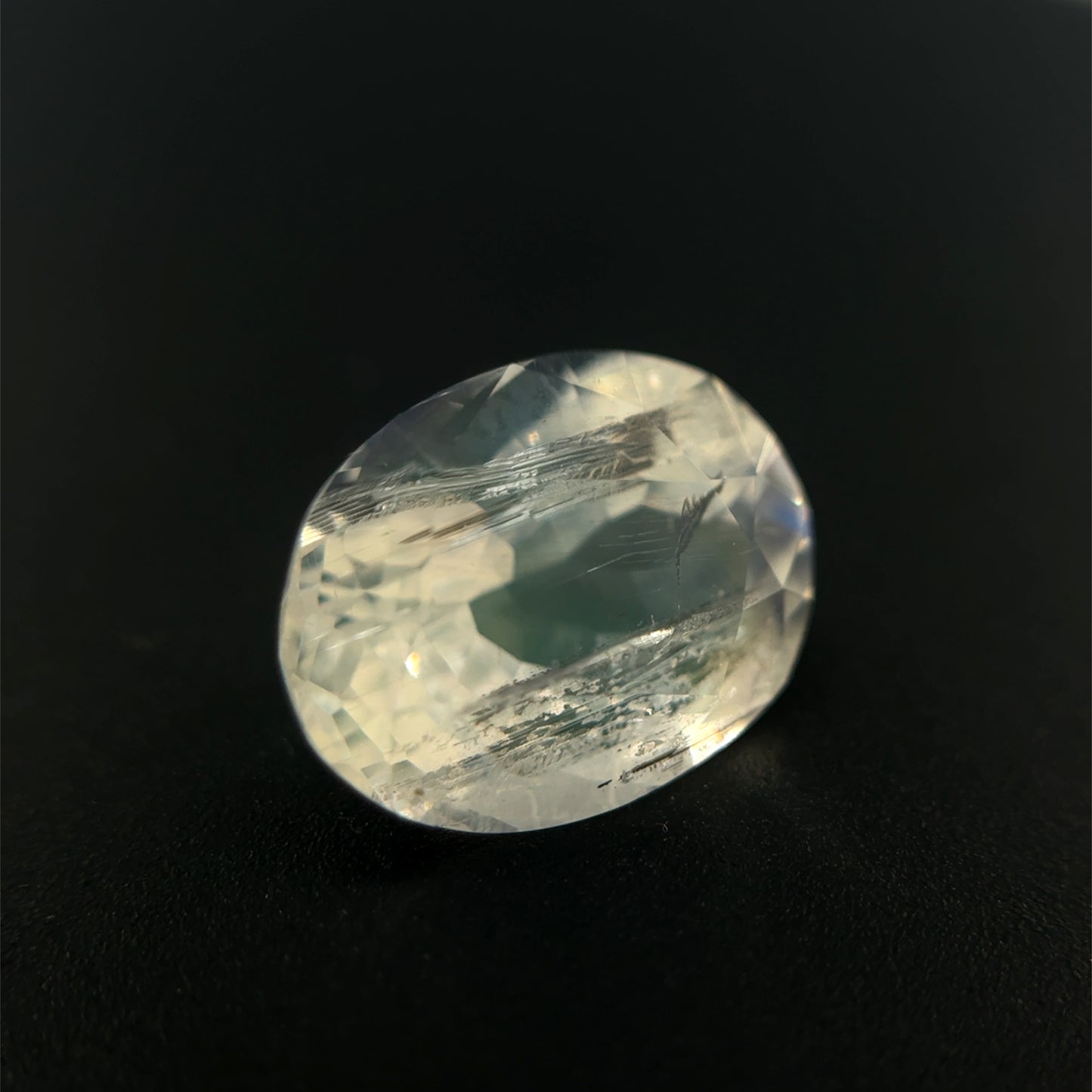 Rainbow Moonstone, Weiß, Oval, 3,98 ct