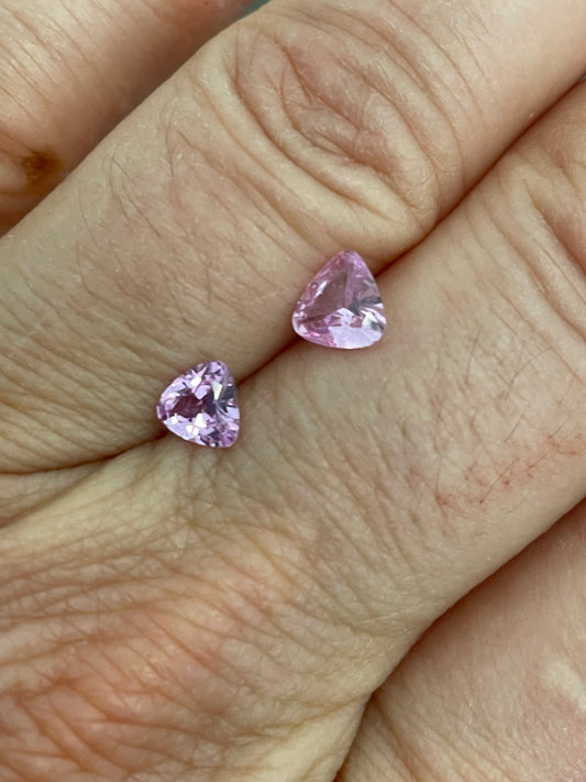 Saphir, Pink, Trillion, 0,66 ct., 5,9x2,8 mm