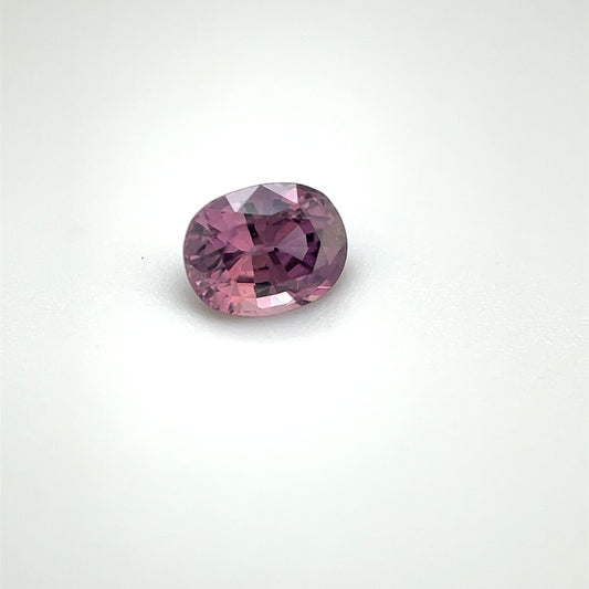 Saphir, Violett, Oval, 0,55 ct., 5,3x4,1x3,0