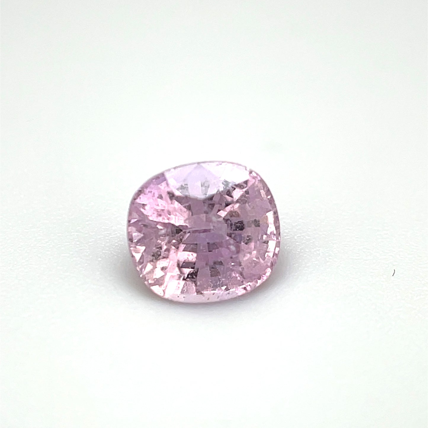 Saphir, Violett, Kissen, 0,81 ct., 4,9x5,4 mm