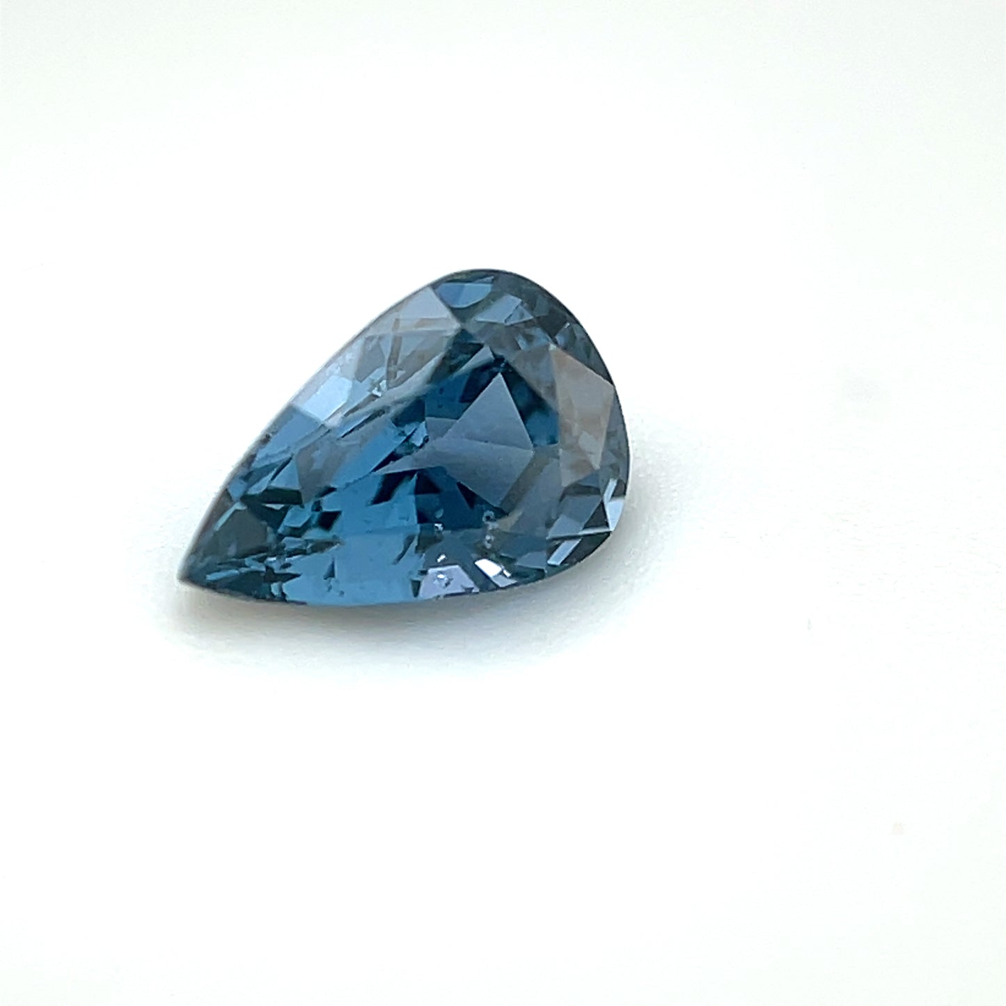 Spinell, Blau, Tropfen, 0,68 ct., 6,6x4,3x3,4 mm