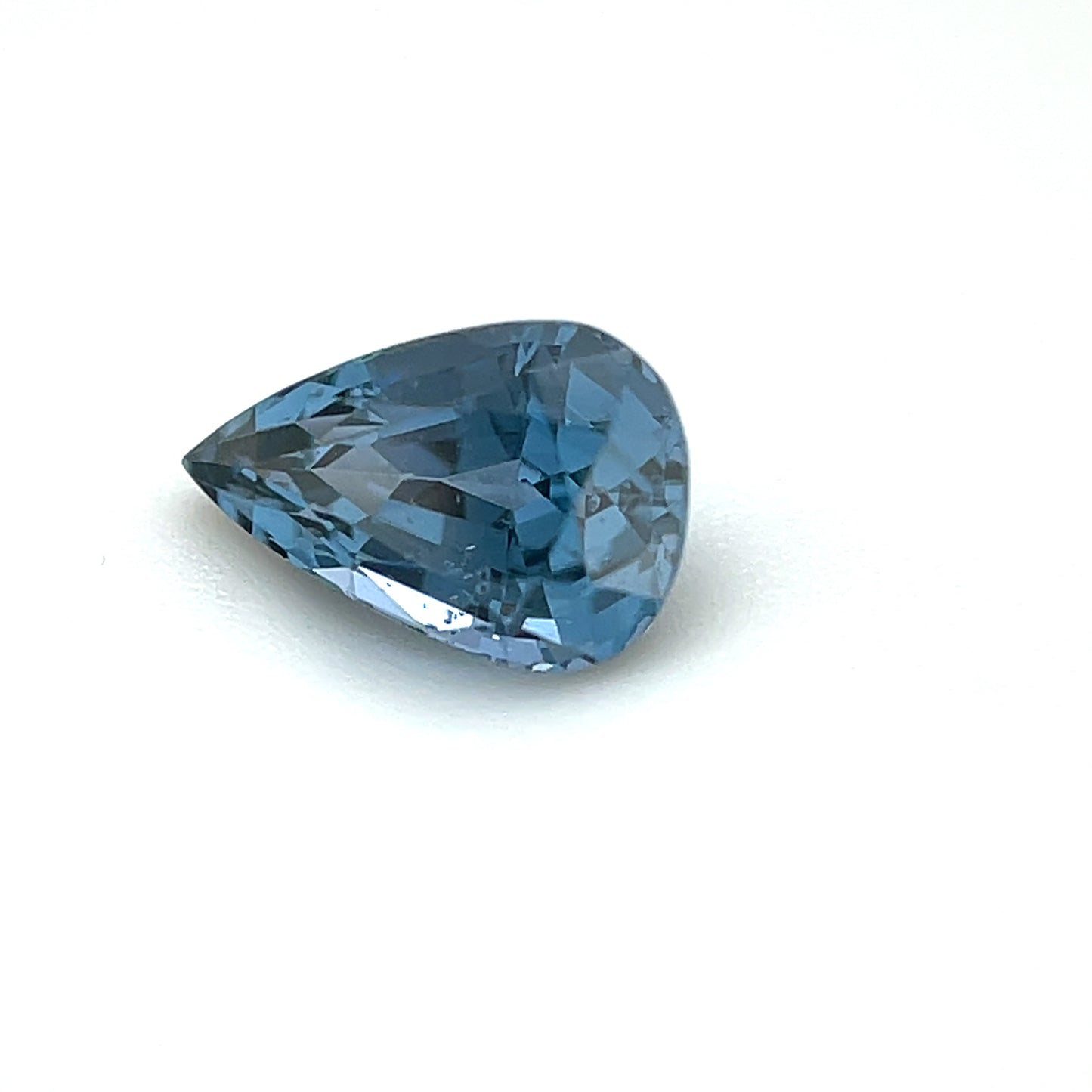 Spinell, Blau, Tropfen, 0,68 ct., 6,6x4,3x3,4 mm