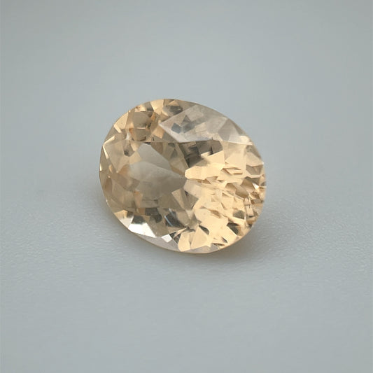 Grossular, Champagner, oval, 2,58 ct., 9,5x7,6 mm