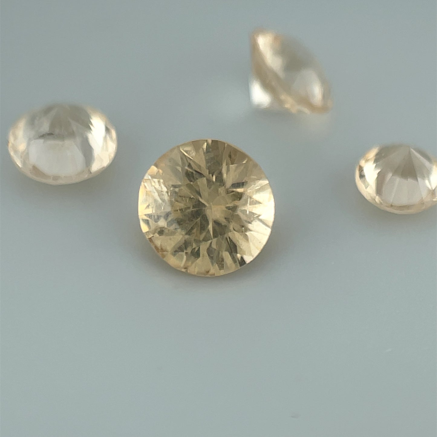 Grossular, Champagner, rund, ca. 0,56 ct., 5,1-5,3