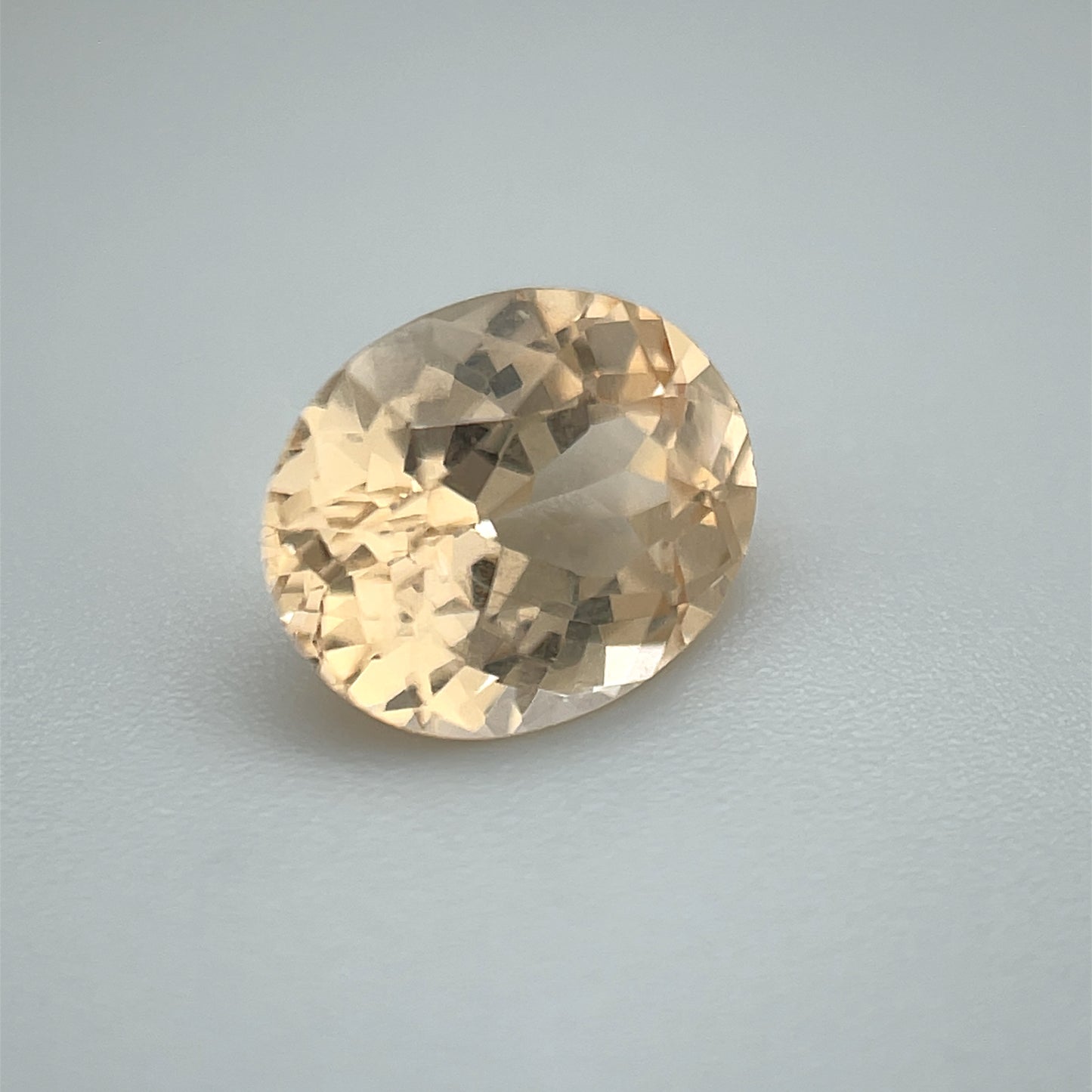 Grossular, Champagner, oval, 2,58 ct., 9,5x7,6 mm